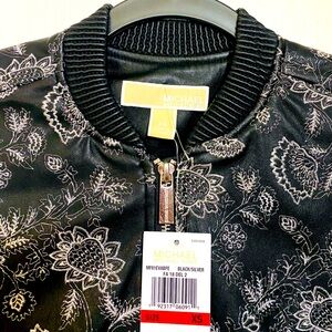 🖤 CUTE MICHAEL KORS JACKET 🖤